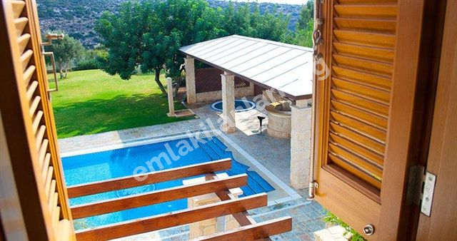 Antalya Konyaaltın'da Lüks Havuzlu Haftalık Kiralık Villa Sema